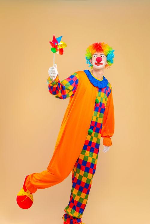 马戏团小丑表演视频